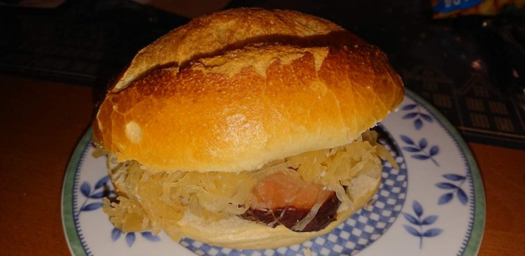 OT: NeujahrsKreation: Sauerkraut-Kasseler-Brötchen