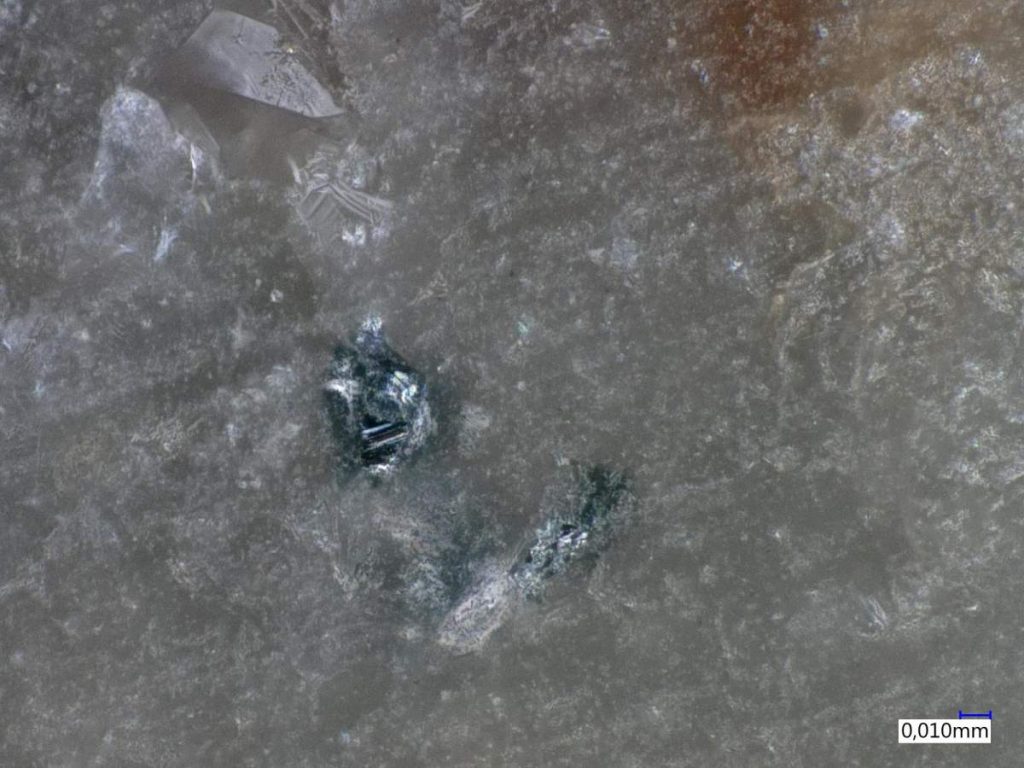 Fotos vom "Stein" mit Einschlüssen