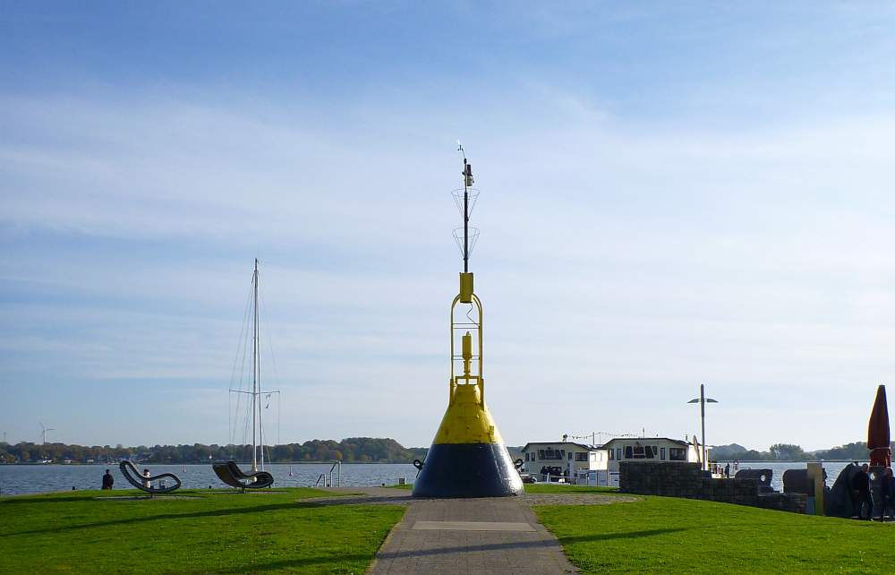 Tonne im Schleswiger Hafen